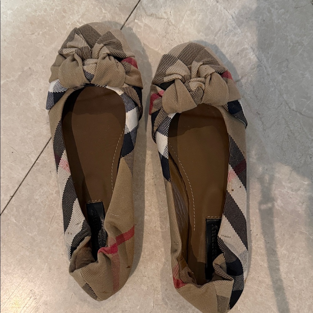 Burberry flats